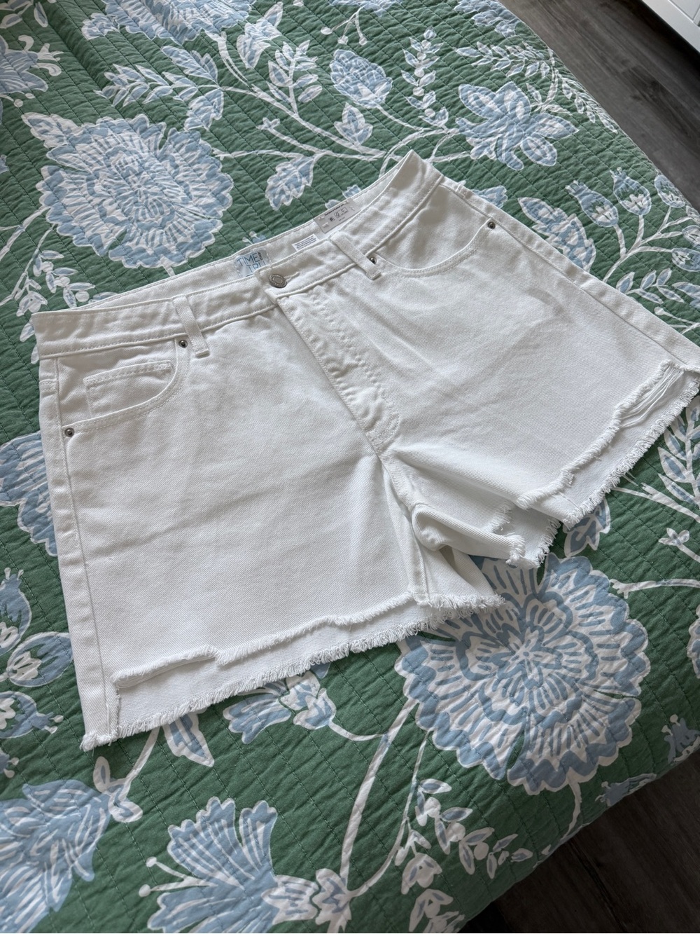 White Frayed-Hem Denim Shorts